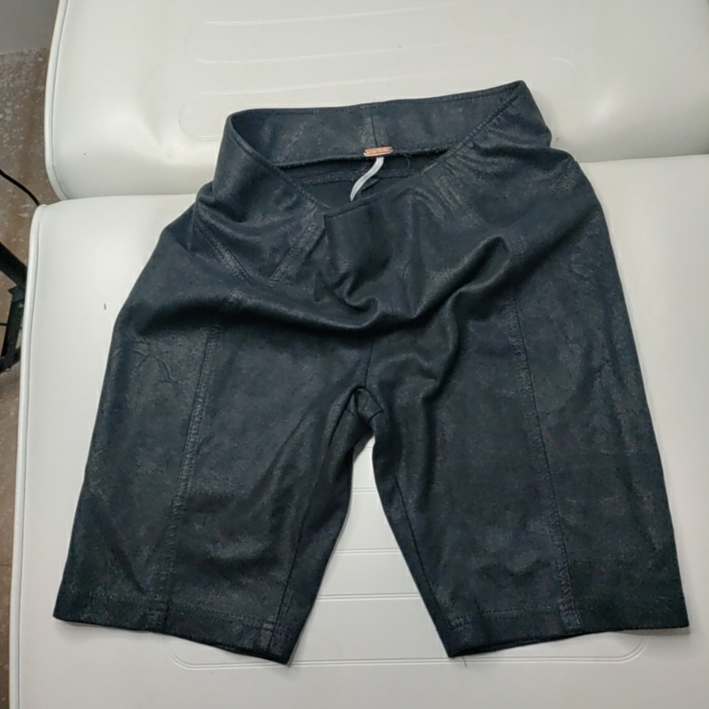 Free people black tights shorts sz small